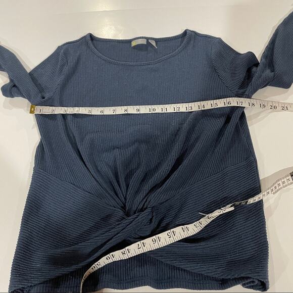 Zella Dark Blue Ribbed Long Sleeve Twist Front Sweater Size L - Picture 10 of 11